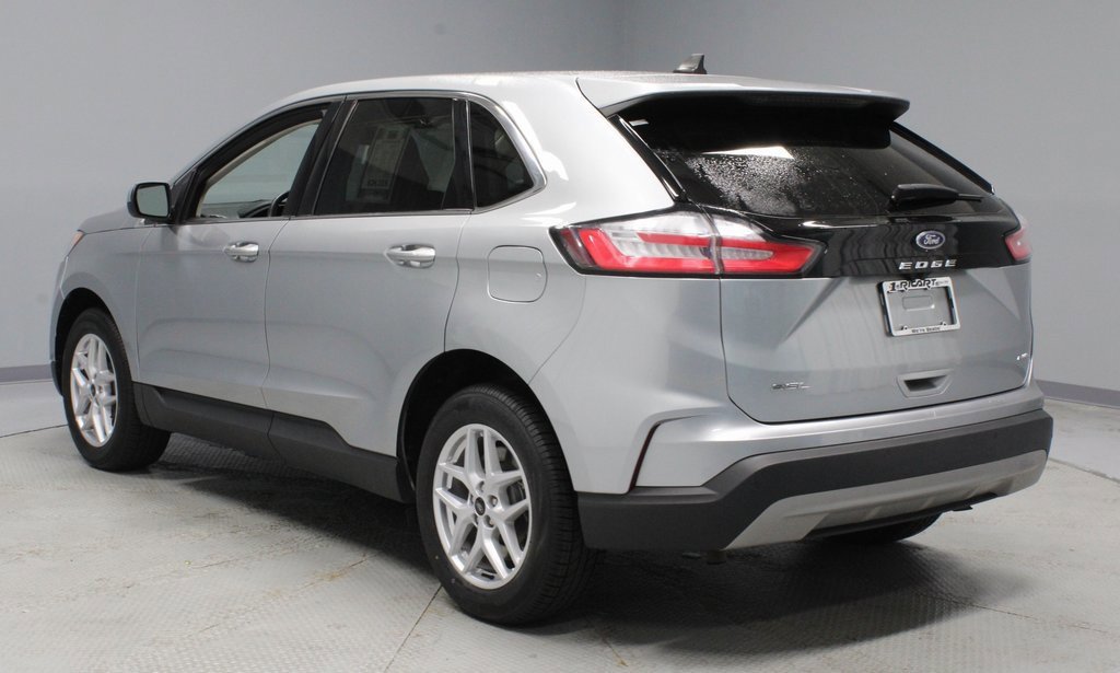 Certified 2024 Ford Edge SEL image 3