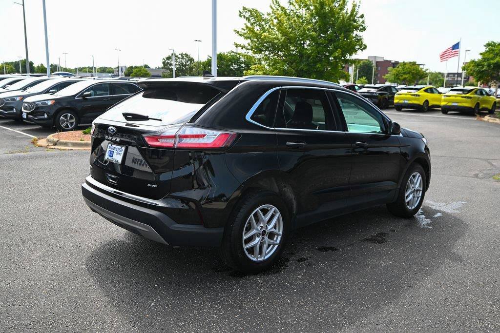 Certified 2024 Ford Edge SEL w/ Convenience Package AWD/4WD image 5