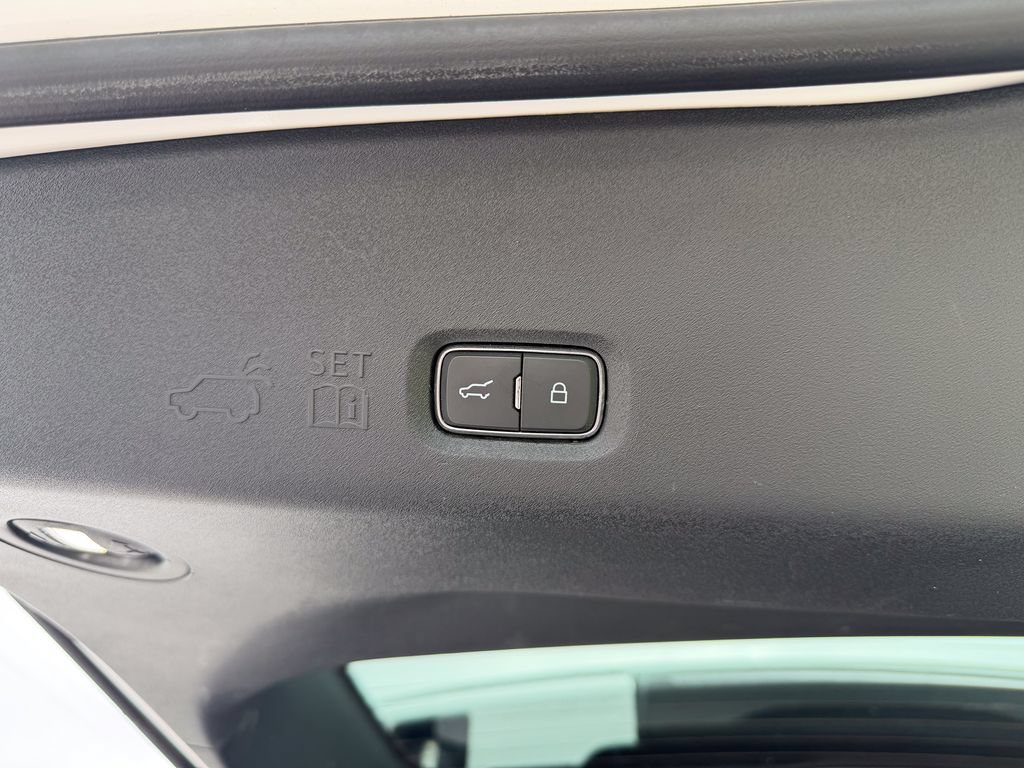 Certified 2025 Ford Expedition Active AWD/4WD image 18