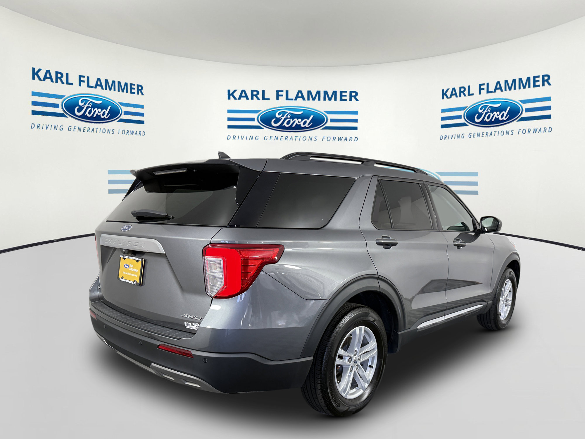 Certified 2023 Ford Explorer XLT w/ Equipment Group 202A AWD/4WD image 3