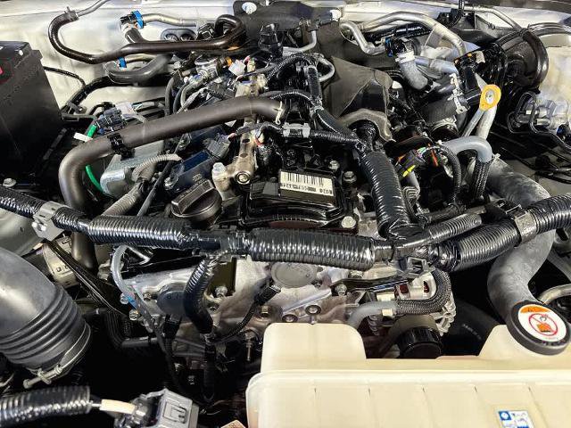 Used 2024 Toyota Tacoma SR5 AWD/4WD image 9