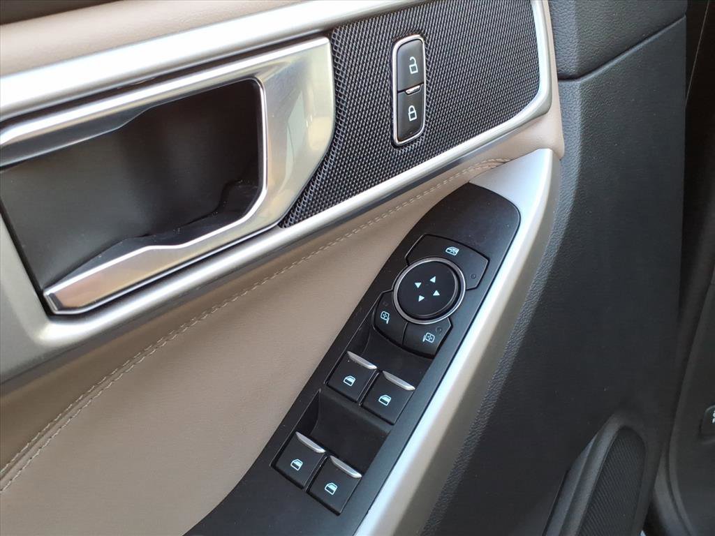 Certified 2022 Ford Explorer XLT w/ Equipment Group 202A image 16