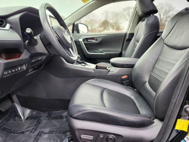 Used 2020 Toyota RAV4 Limited image 18