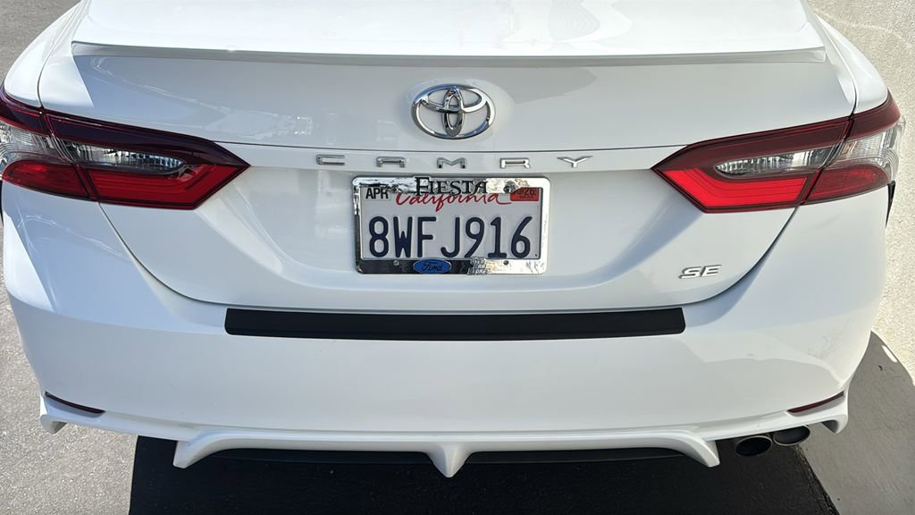 Used 2021 Toyota Camry SE w/ Convenience Package image 7