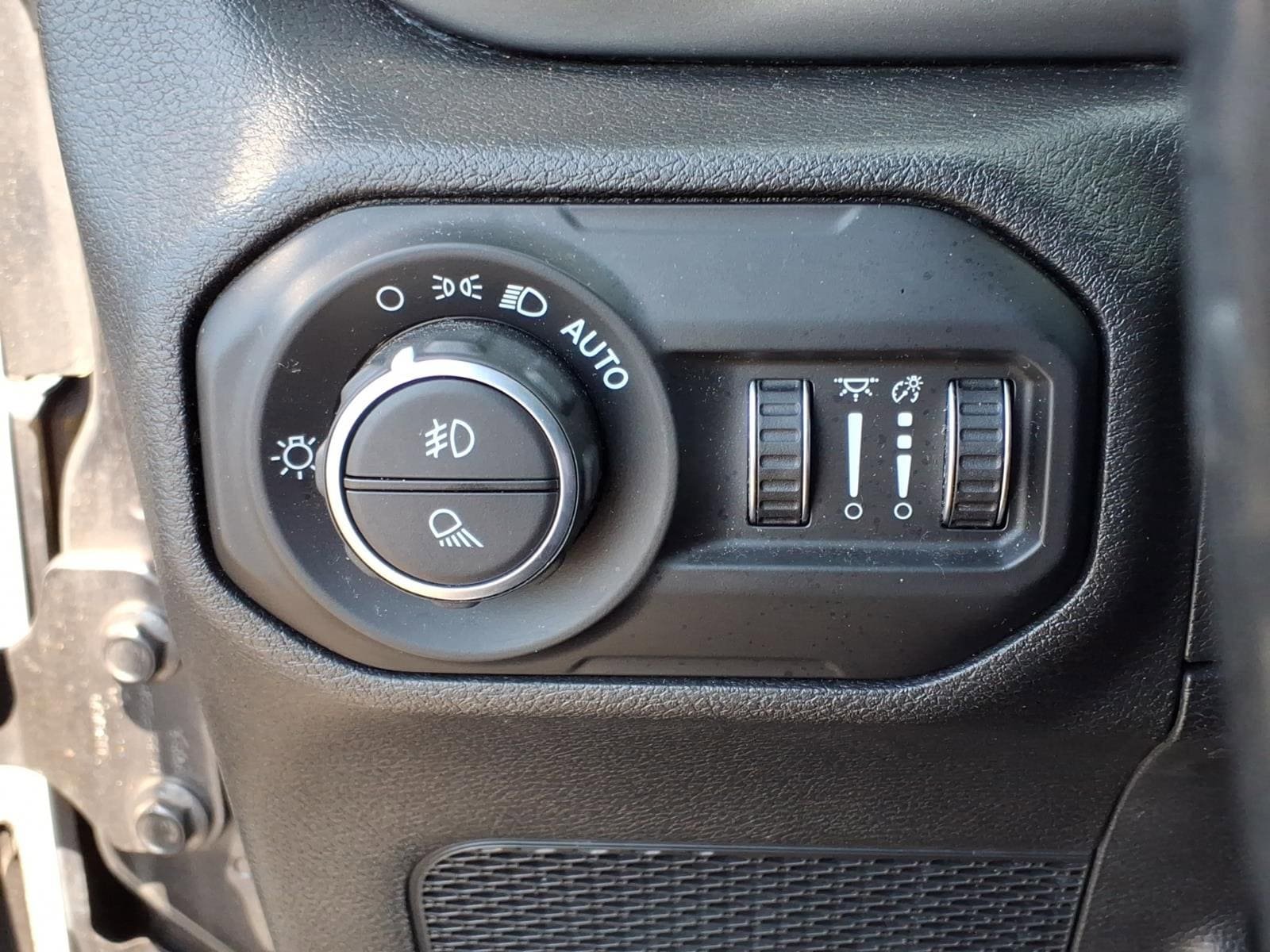 Used 2021 Jeep Gladiator Sport AWD/4WD image 20