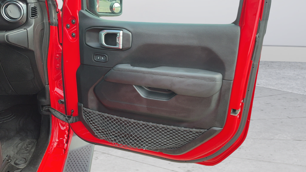 Used 2021 Jeep Wrangler Unlimited Sahara AWD/4WD image 22