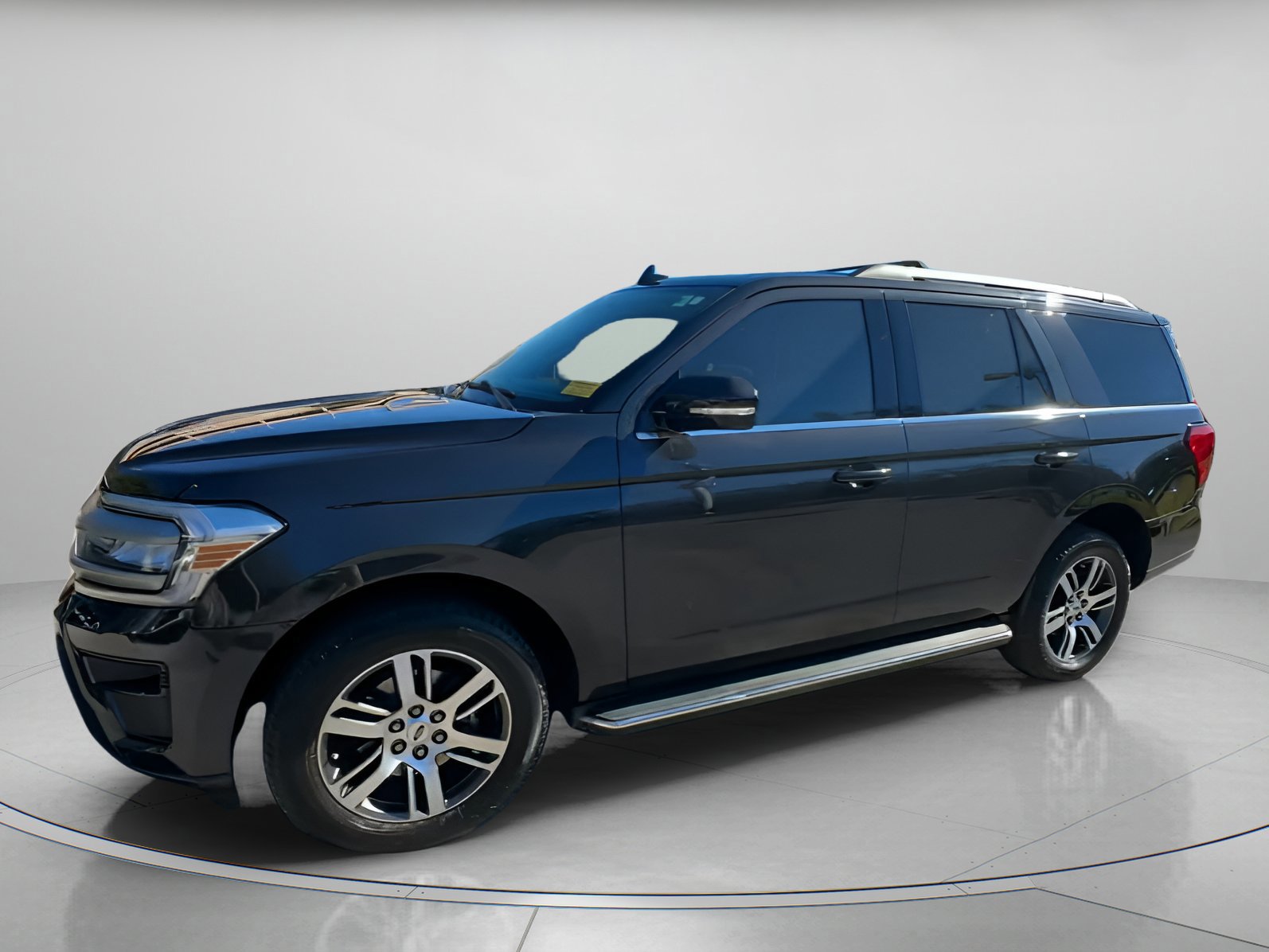 Certified 2023 Ford Expedition XLT image 6