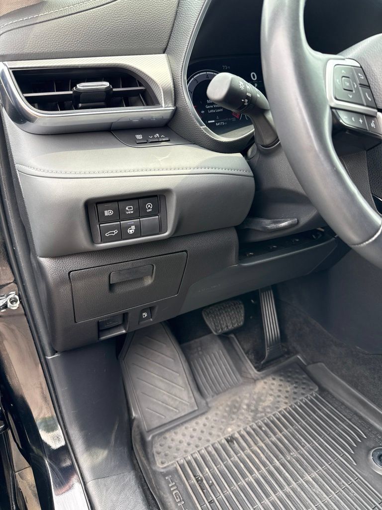 Used 2023 Toyota Highlander Platinum AWD/4WD image 26