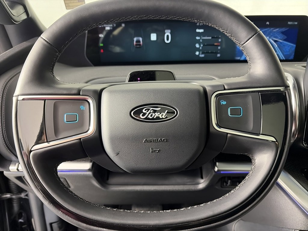 Certified 2025 Ford Expedition Platinum w/ Stealth Performance Package image 17