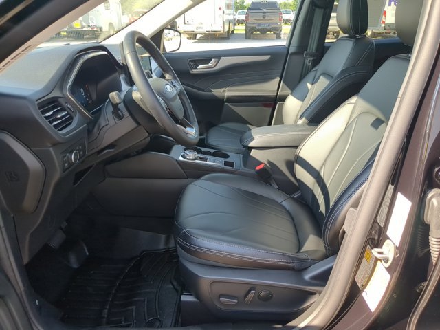 Certified 2026 Ford Escape Platinum w/ Premium Technology Package AWD/4WD image 15