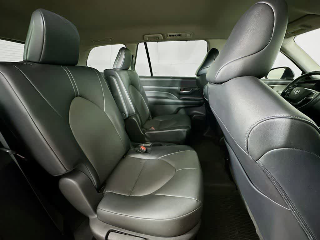 Used 2024 Toyota Grand Highlander AWD image 32