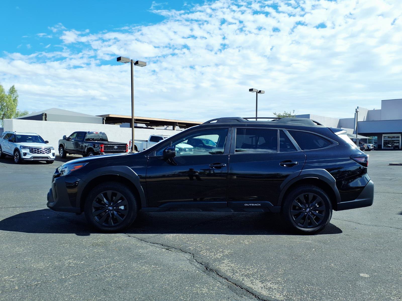Used 2025 Subaru Outback Onyx Edition AWD/4WD image 2