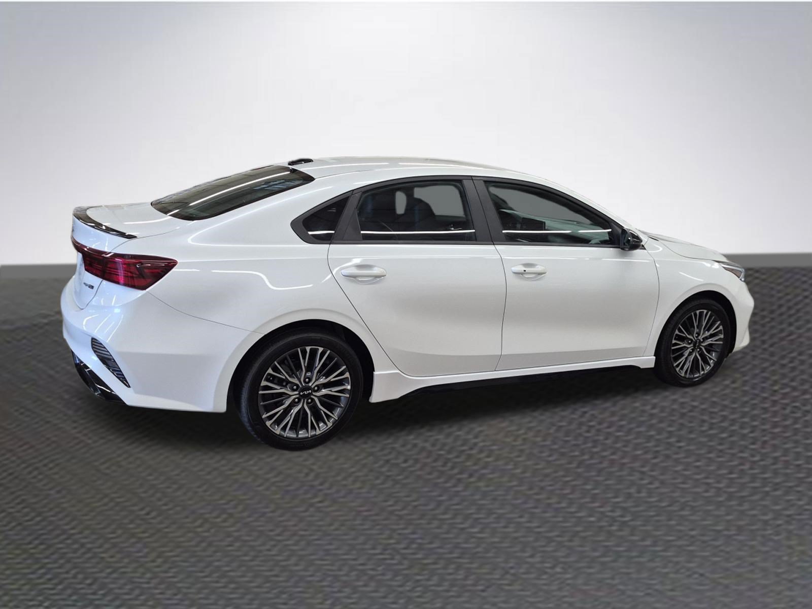 Used 2024 Kia Forte GT-Line FWD image 4