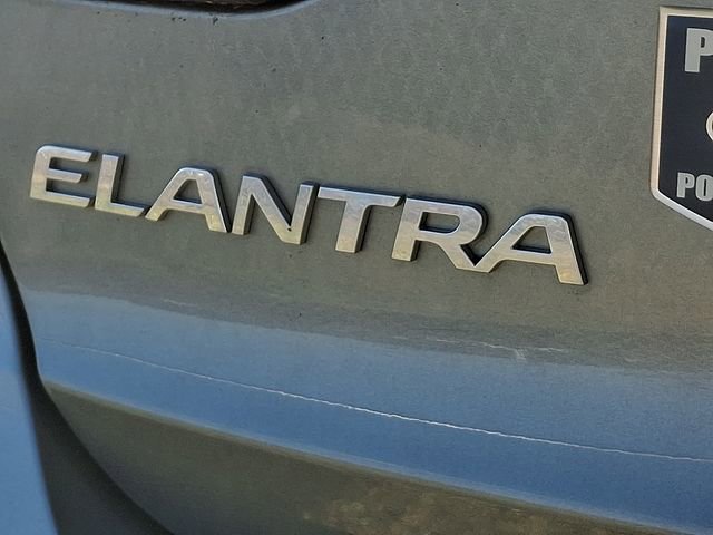 Used 2017 Hyundai Elantra Limited w/ Limited Tech Package 04 image 8