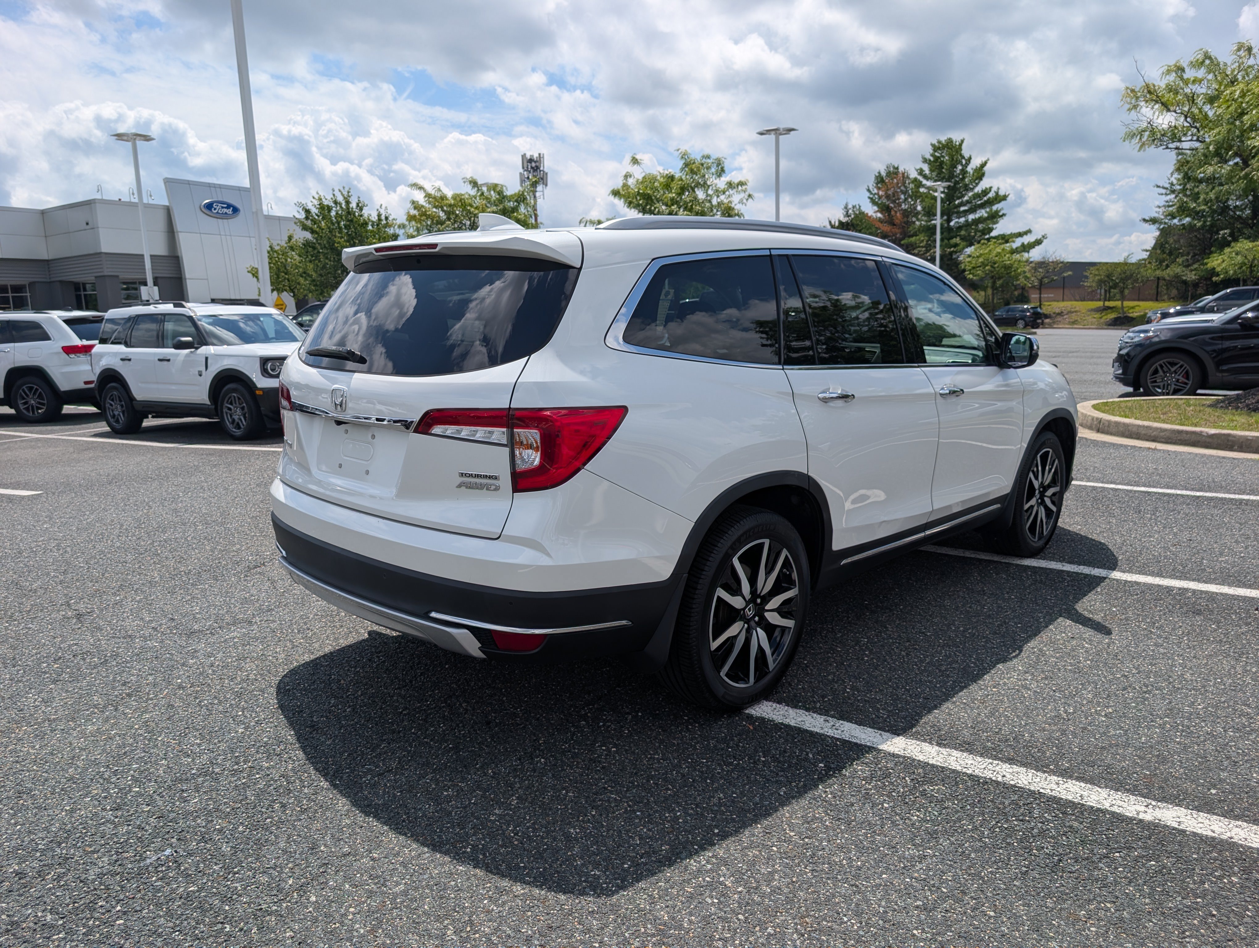 Used 2021 Honda Pilot Touring image 3