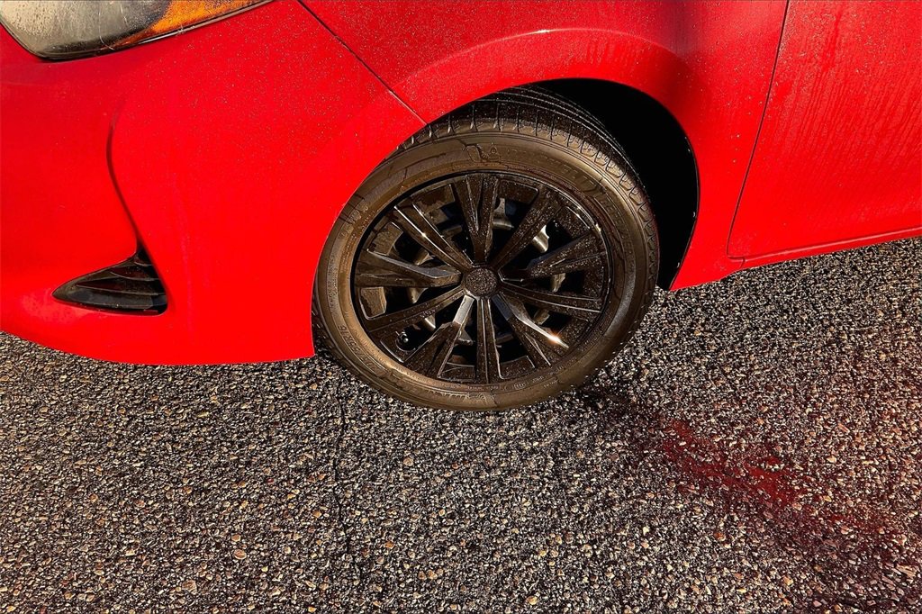 Used 2019 Toyota Corolla LE image 4