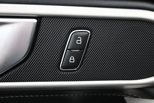 Certified 2021 Ford Explorer XLT RWD image 15