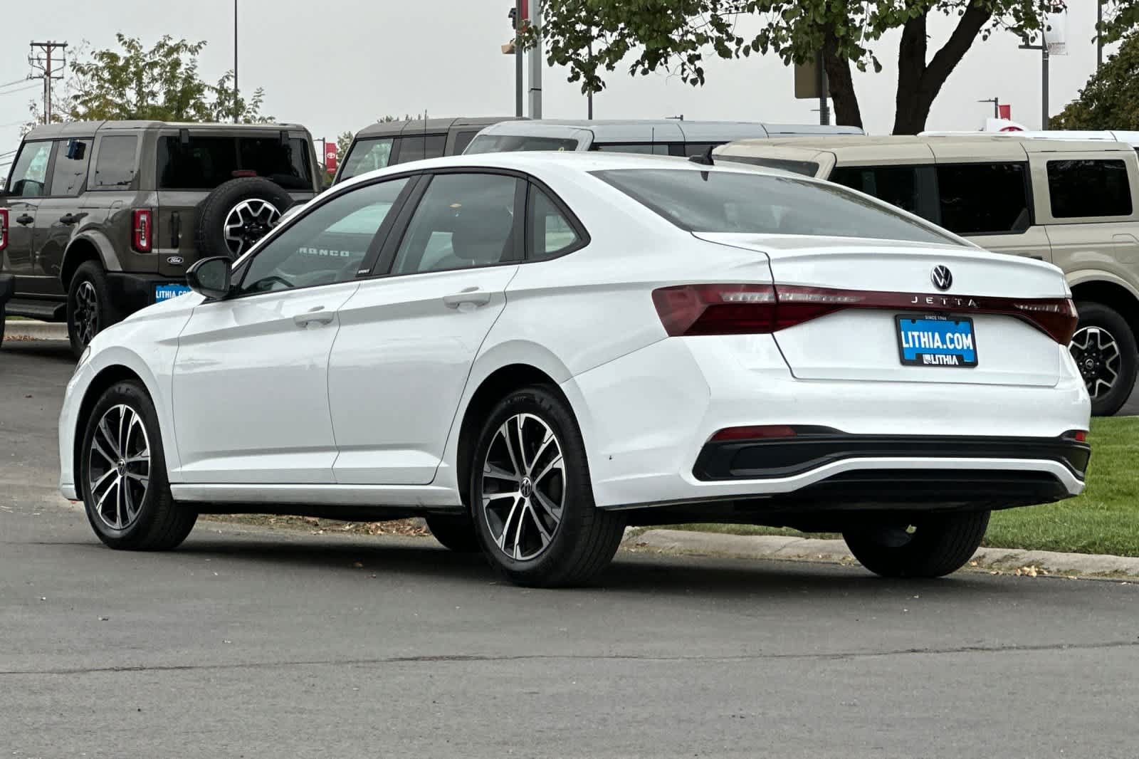 Used 2025 Volkswagen Jetta Sport FWD image 6