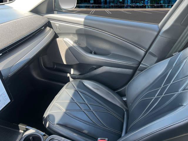 Certified 2025 Ford Mustang Mach-E Select RWD image 15