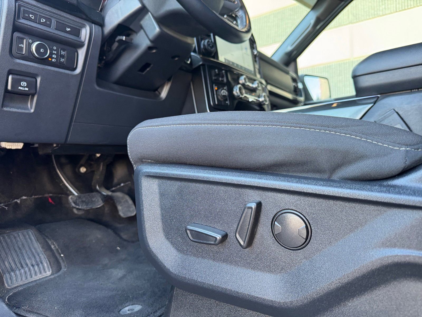 Certified 2022 Ford F150 XLT w/ Equipment Group 302A High image 21