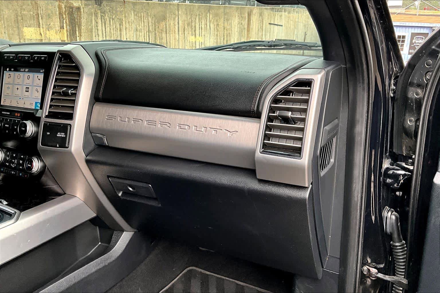 Certified 2019 Ford F350 Platinum w/ Platinum Ultimate Package AWD/4WD image 19