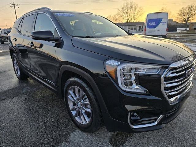 Used 2022 GMC Terrain SLT w/ Infotainment Package II image 5