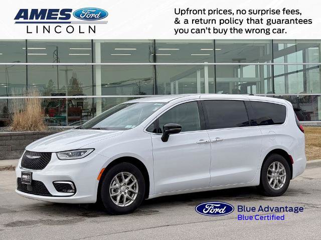 Used 2025 Chrysler Pacifica Select image 6