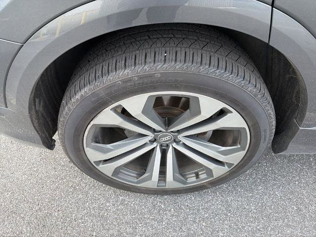 Used 2020 Audi Q8 Premium Plus AWD/4WD image 15