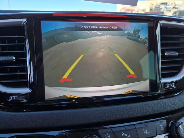 Used 2024 Chrysler Pacifica Touring-L FWD image 10