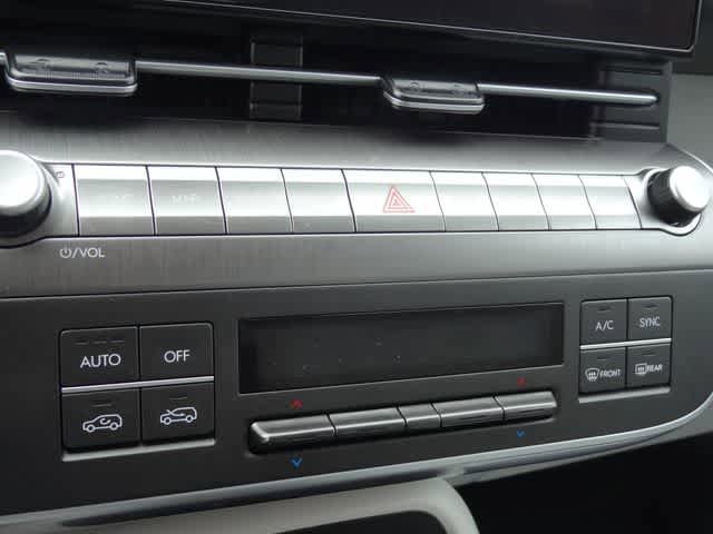 Used 2024 Hyundai Kona SEL AWD/4WD image 11