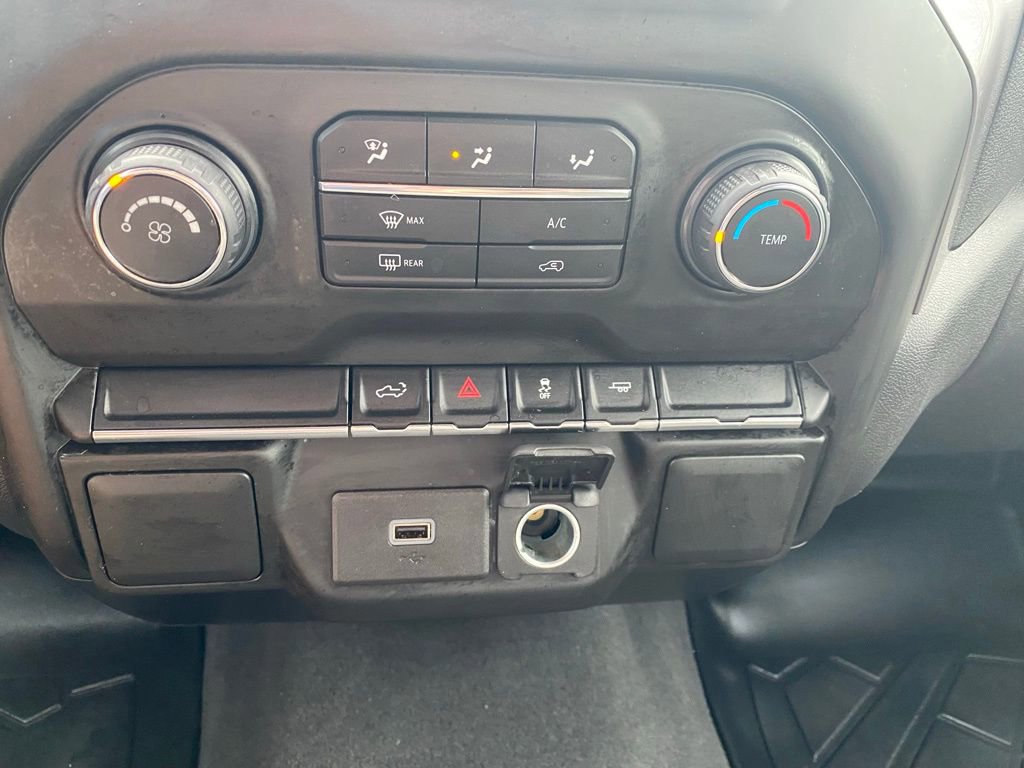 Used 2020 Chevrolet Silverado 1500 Custom w/ Custom Value Package image 17