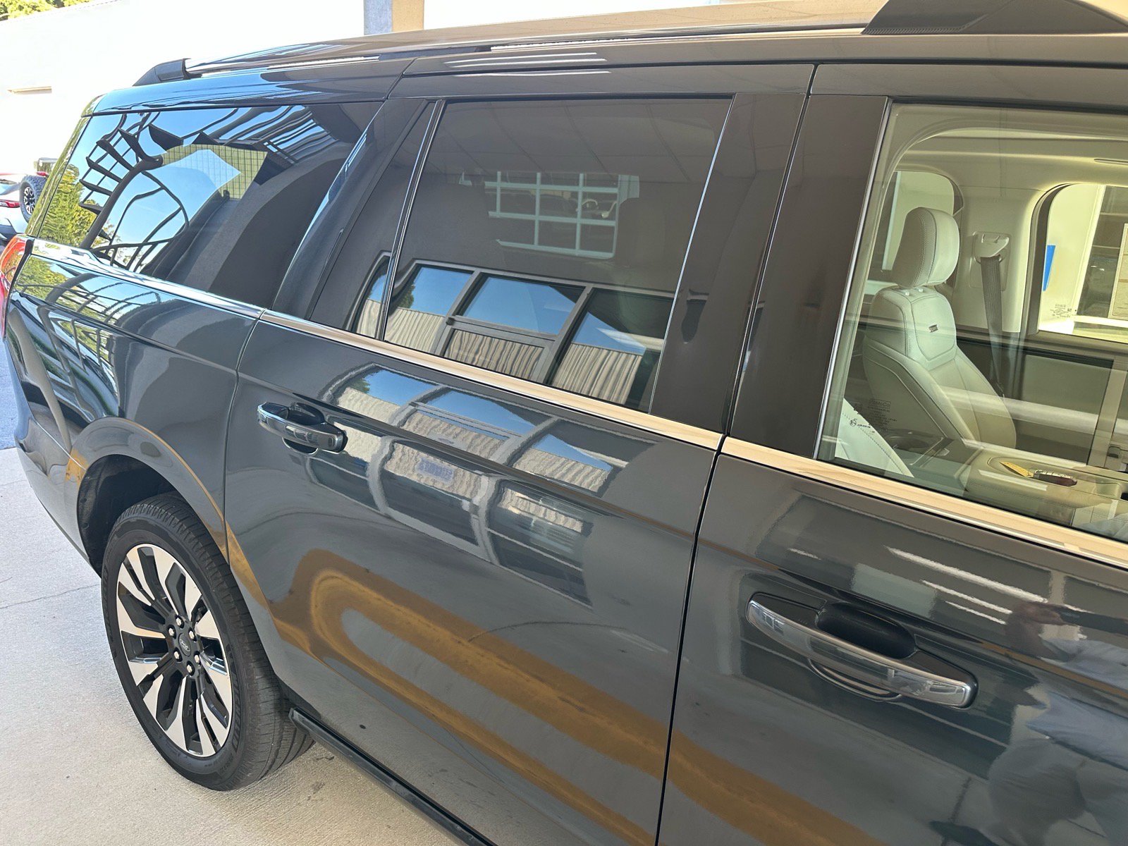 Certified 2025 Ford Expedition Max Platinum w/ Driver's Package AWD/4WD image 10