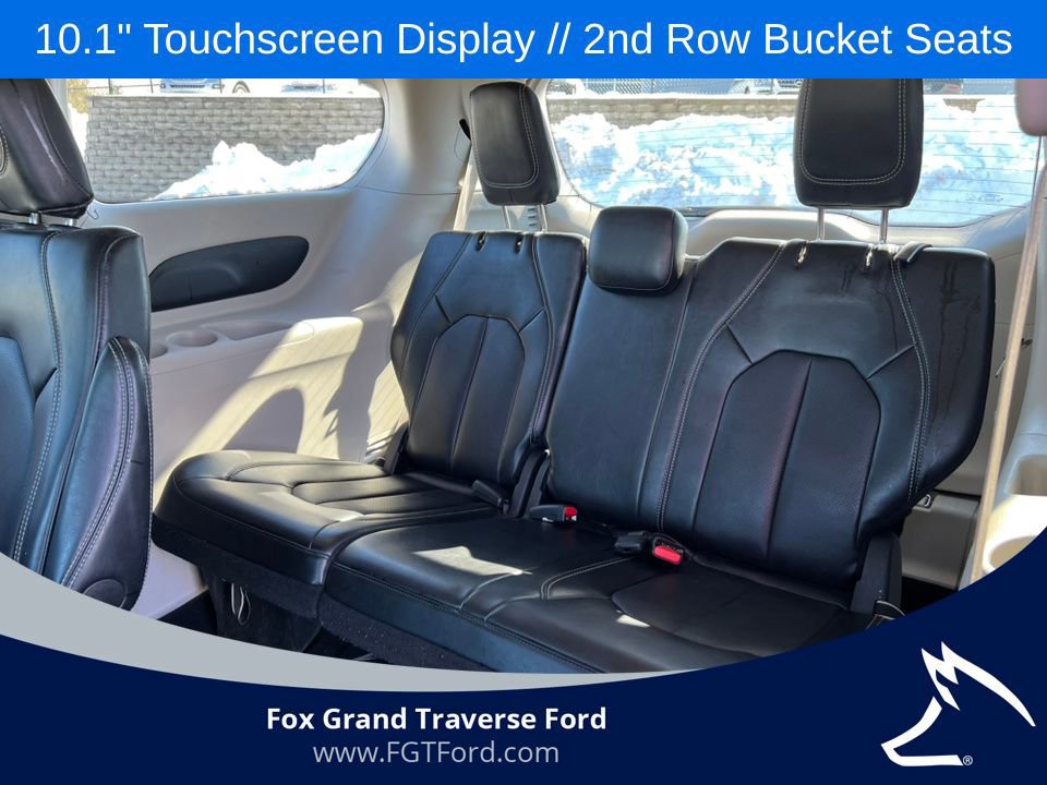 Used 2024 Chrysler Pacifica Touring-L image 11