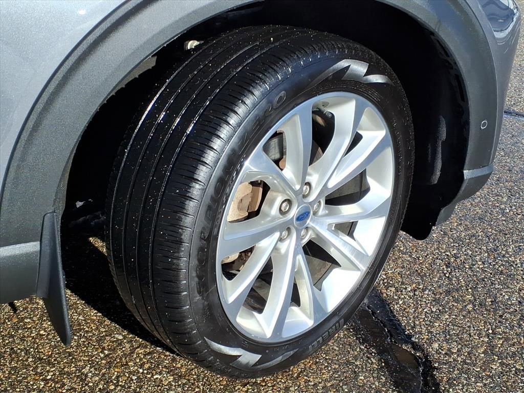 Certified 2021 Ford Explorer Platinum w/ Equipment Group 601A image 6