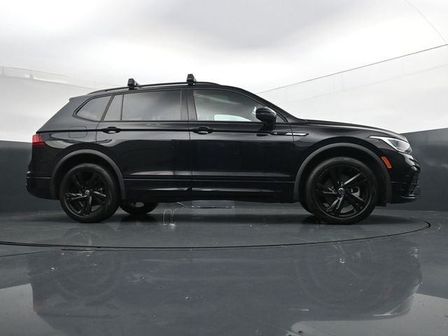 Used 2023 Volkswagen Tiguan SE R-Line FWD image 37