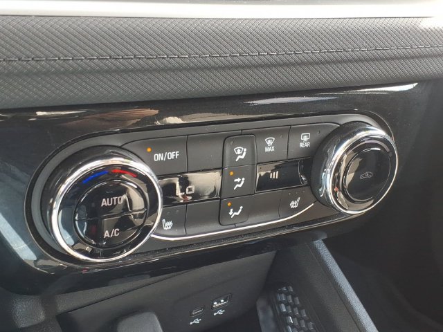 Used 2025 Chevrolet TrailBlazer LT w/ Convenience Package AWD/4WD image 25