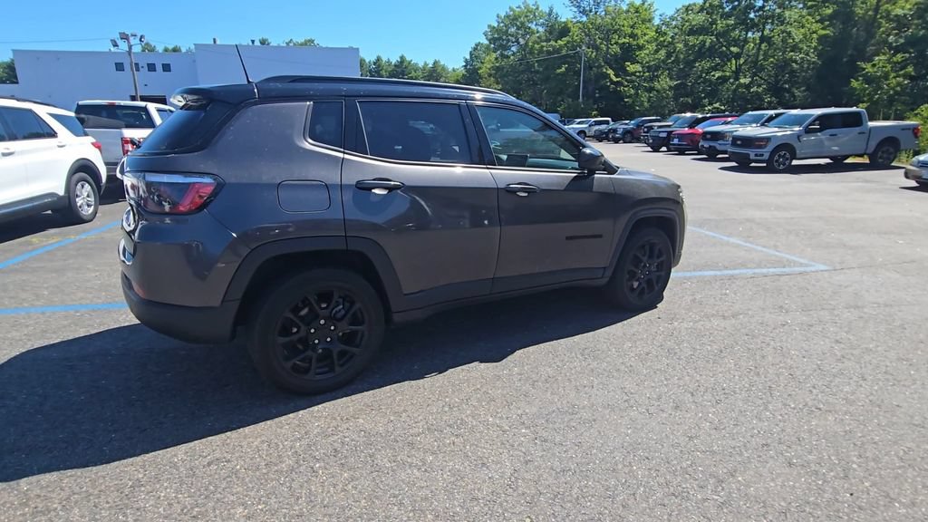 Used 2023 Jeep Compass Latitude AWD/4WD image 19
