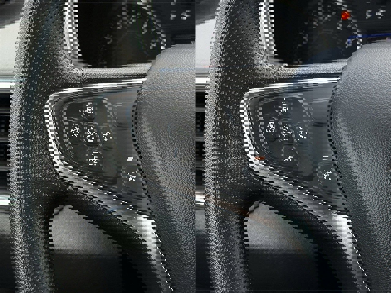 Used 2024 Chevrolet Equinox LS w/ LS Convenience Package image 13