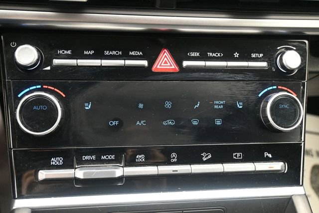 Used 2025 Hyundai Santa Fe SEL AWD/4WD image 13
