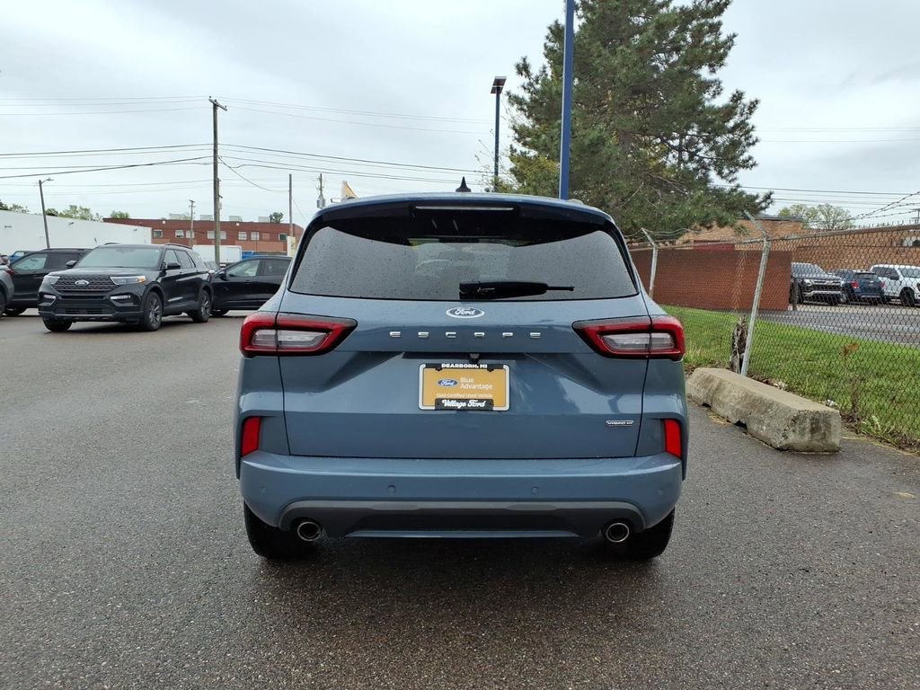Certified 2023 Ford Escape ST-Line Select w/ Tech Pack #1 AWD/4WD image 7