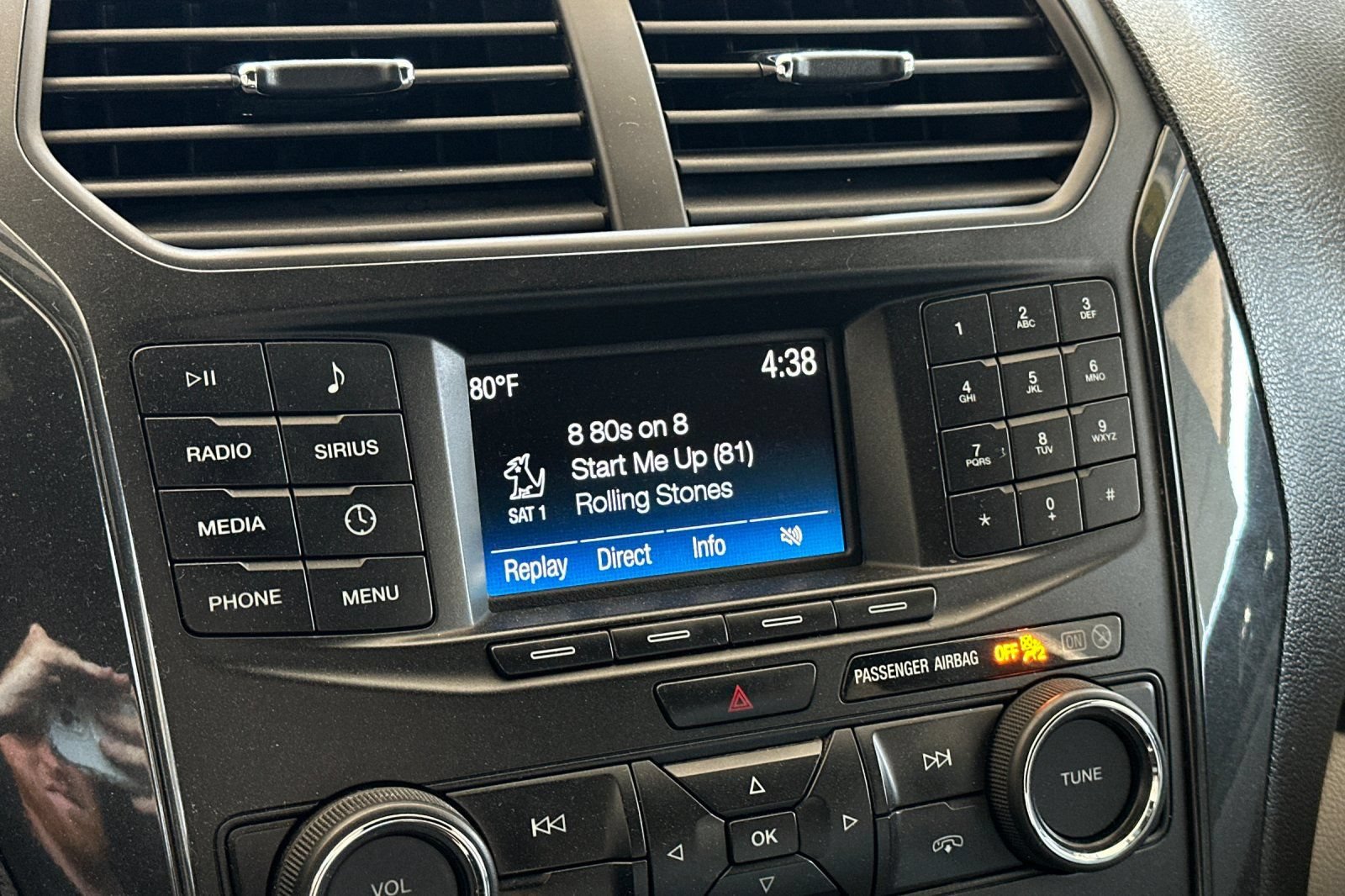 Certified 2018 Ford Explorer XLT FWD image 18