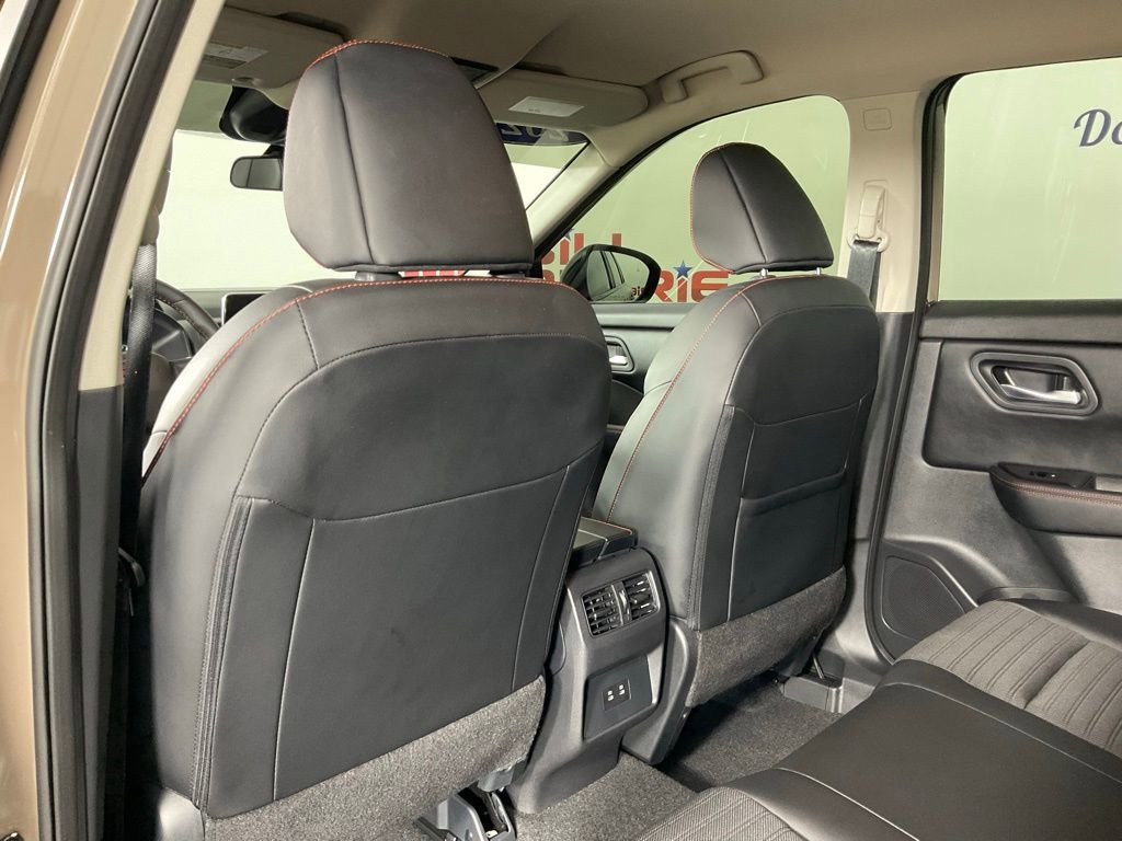 Used 2025 Nissan Rogue SV AWD/4WD image 15