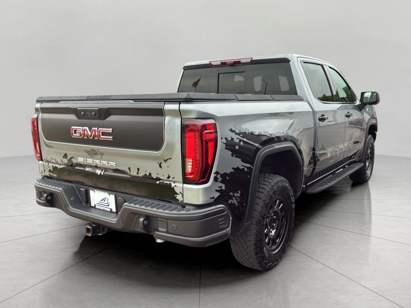 Used 2024 GMC Sierra 1500 AT4X w/ AT4X AEV Edition AWD/4WD image 8