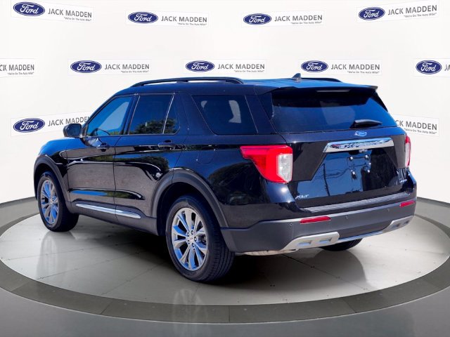 Certified 2023 Ford Explorer XLT w/ Equipment Group 202A AWD/4WD image 3