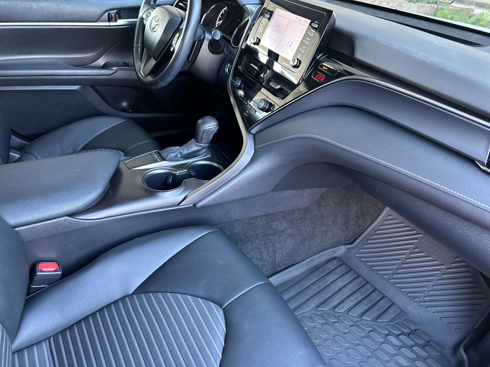 Used 2023 Toyota Camry SE image 15