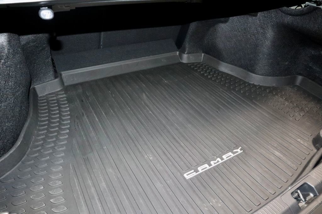 Used 2025 Toyota Camry SE AWD/4WD image 14