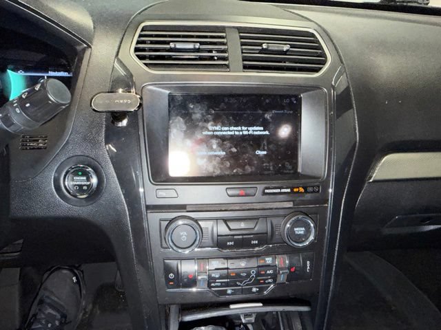 Certified 2018 Ford Explorer XLT w/ Equipment Group 202A FWD image 10