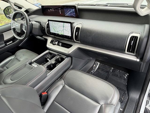 Certified 2025 Ford Expedition Active AWD/4WD image 33