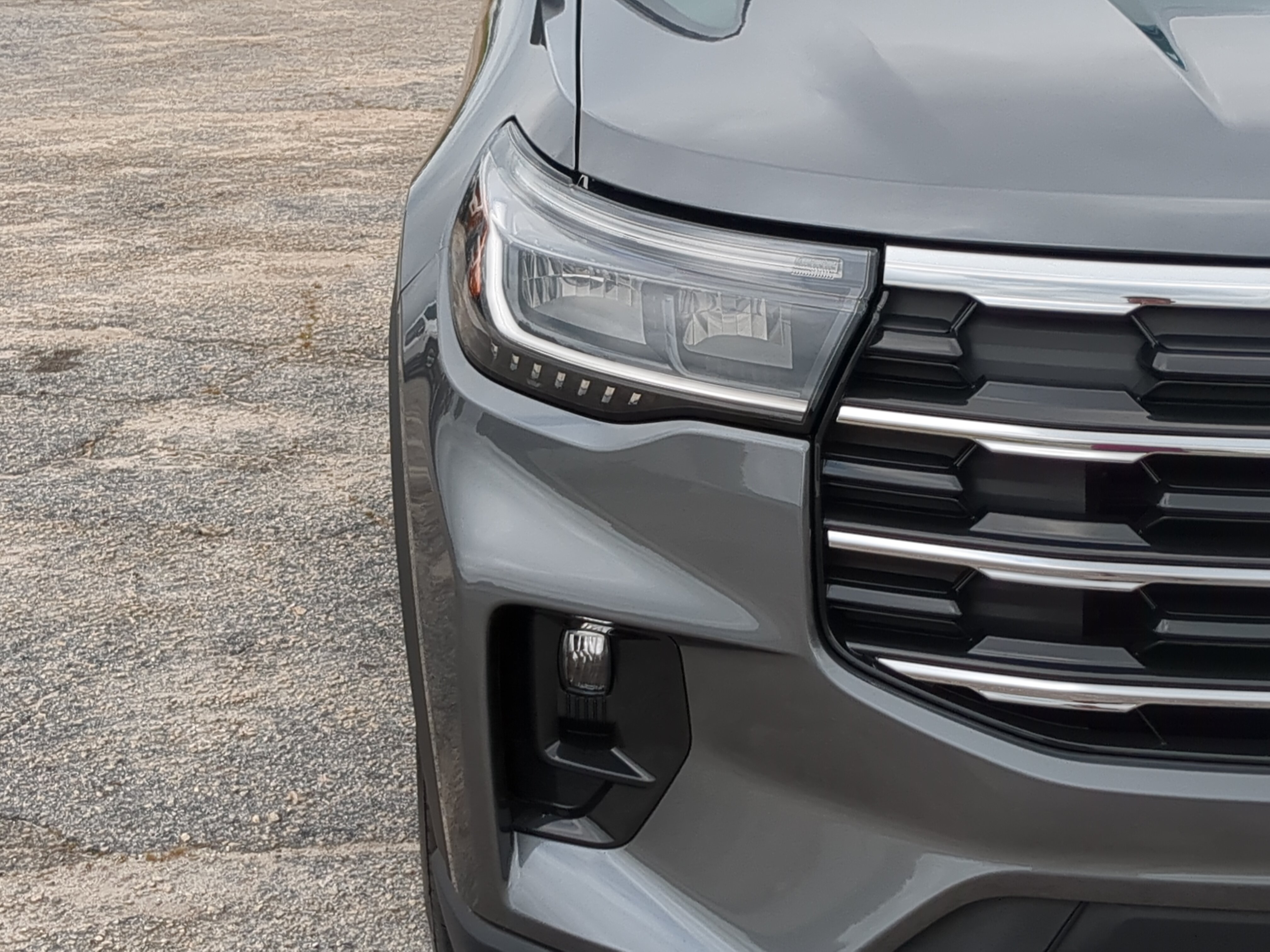 Certified 2025 Ford Explorer Active w/ Active Comfort Package RWD image 8
