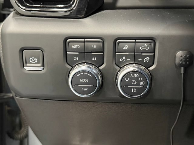 Used 2024 GMC Sierra 2500 AT4 w/ AT4 Premium Plus Package AWD/4WD image 17